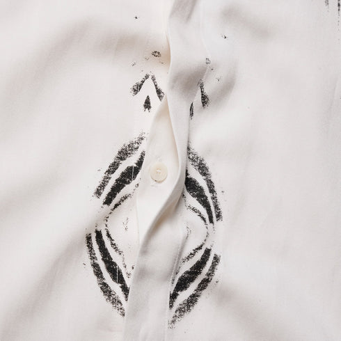 818SHM1 Off White / Graphic Printed Shirt - JULIUS